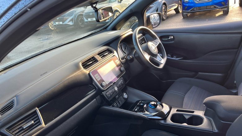 Nissan LEAF 110kW N-Connecta 39kWh 5dr Auto Electric Hatchback